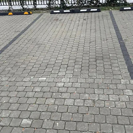 Luxury In Old Town Has Parking Butas