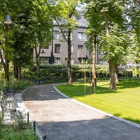 Luxury In Old Town Has Parking Apartamento